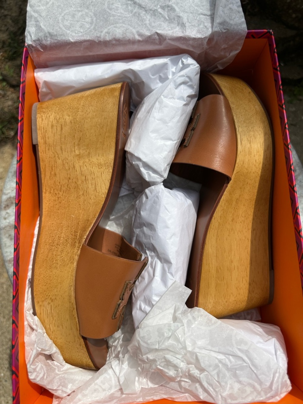 Tory Burch Tan Leather Logo Wedge Slide - Picture 4 of 8